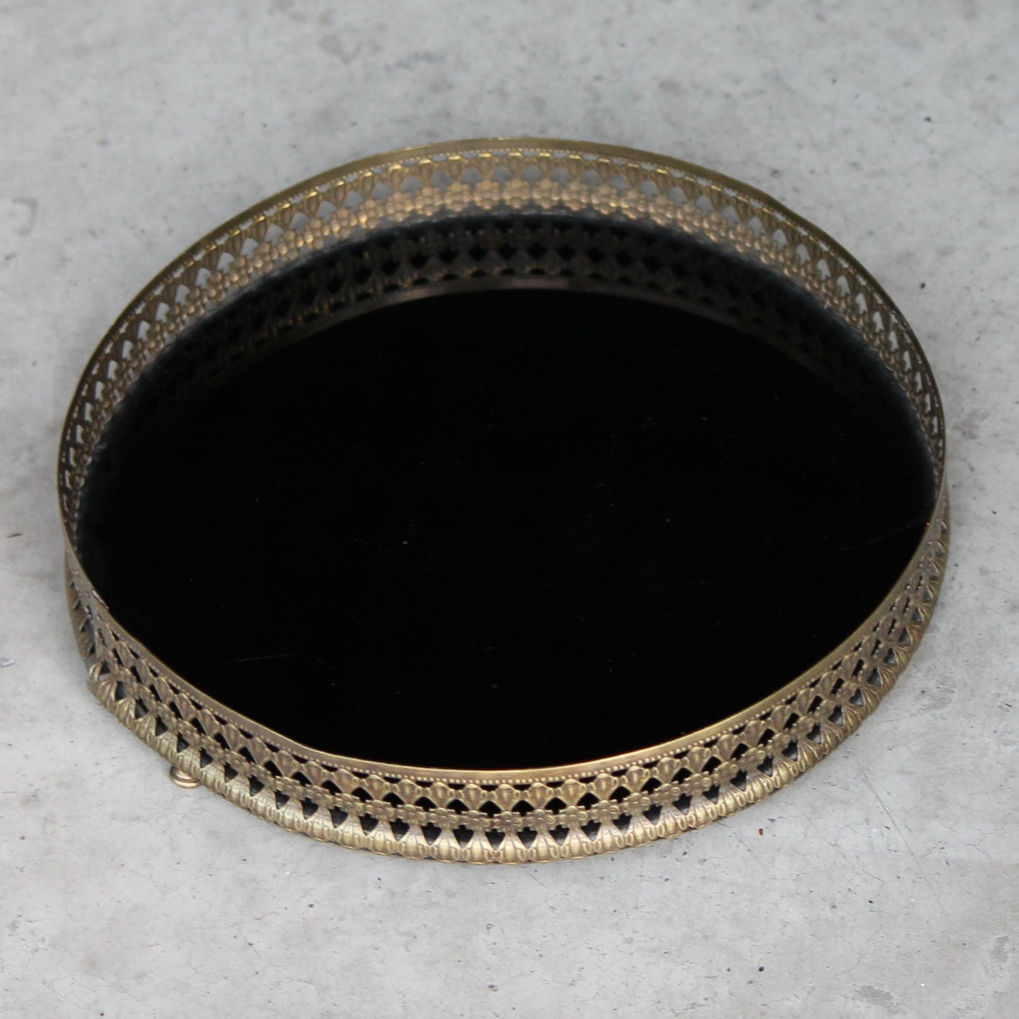 Eclipse Noir: Bandeja con Detalles Dorados